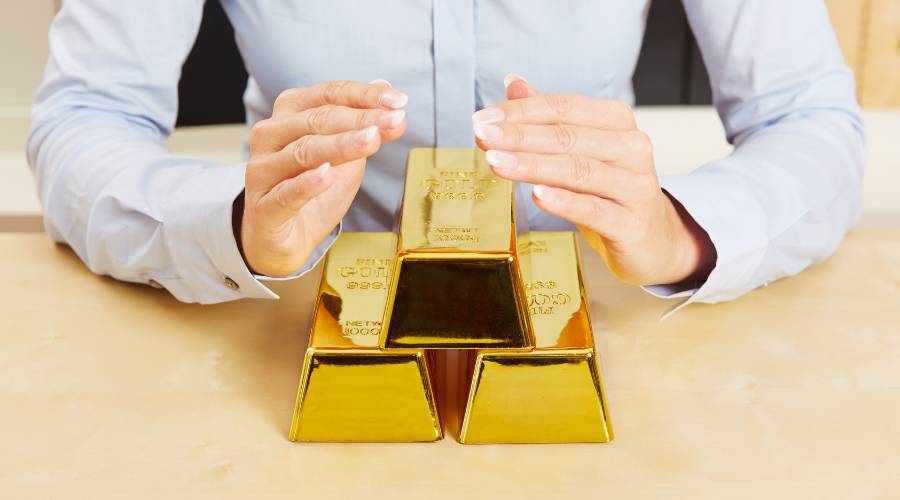 Gold IRA vs Physical Gold Gold IRA vs Physical Gold