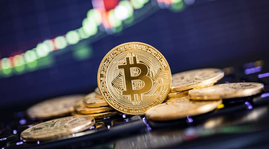 Investing in Gold vs. Bitcoin